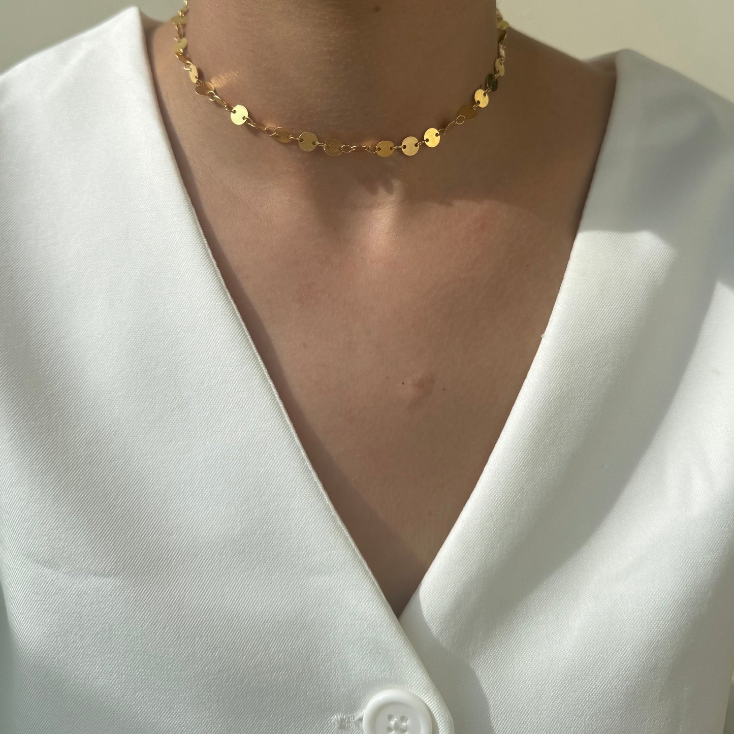 Choker Colar Medalhinhas Dourado Folheado