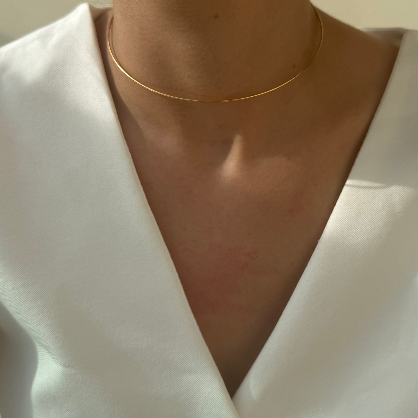 Choker Colar Minimalista Dourado Folheado