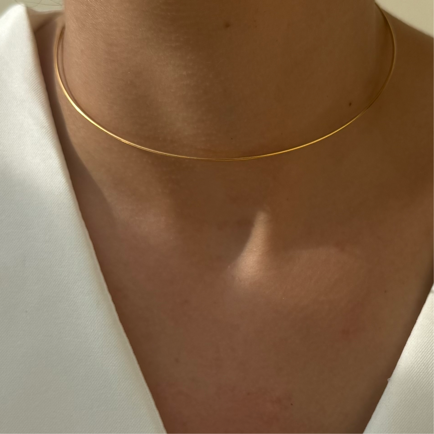 Choker Colar Minimalista Dourado Folheado